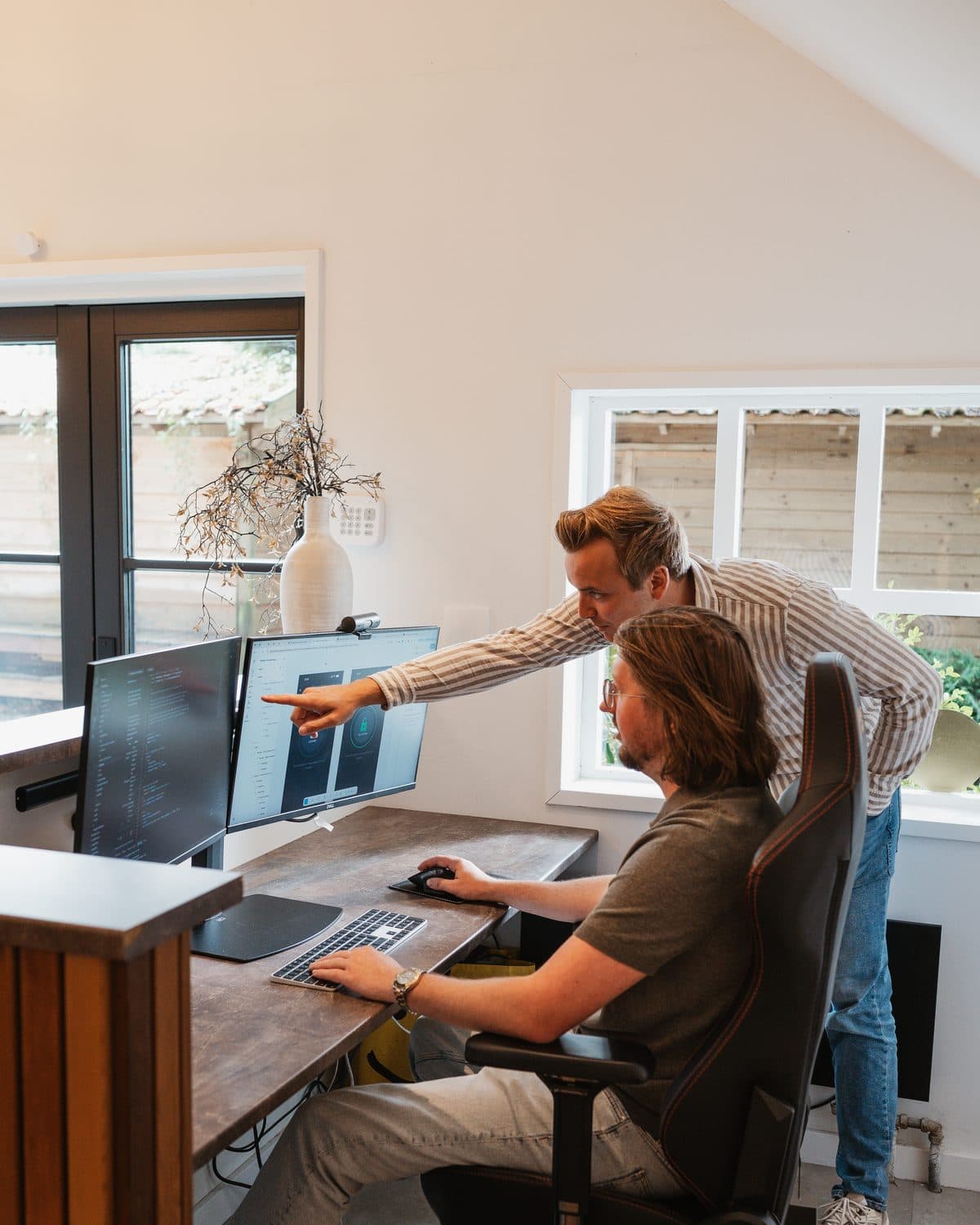 Samen werken aan code achter de schermen op kantoor